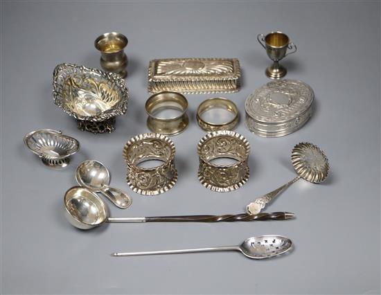 A Victorian silver toddy spoon with whalebone handle and a collection of small silver, approx 9.5oz (weighable)